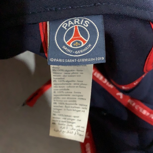 Official Paris Saint-Germain Cap - Picture 3 of 3